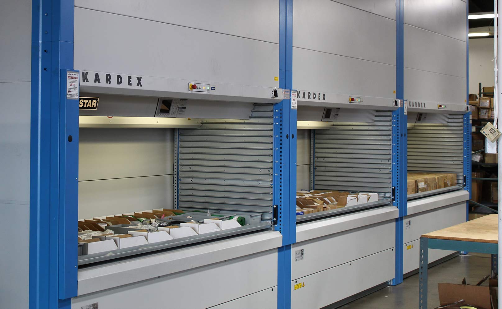 Kardex-Parts-Machines Kardex machine with 3 open bays